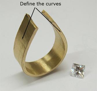 Pre-shaping the panel ring for the princess cut gemstone